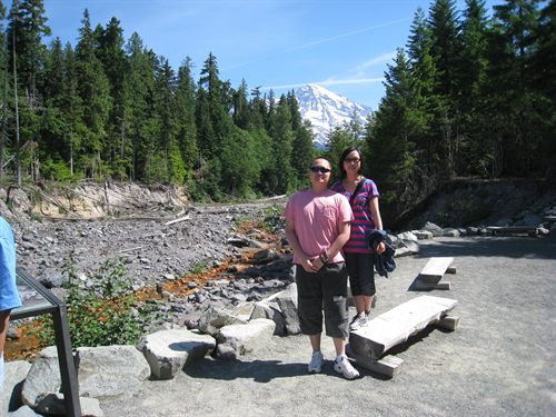 2009雷尼尔雪山溪谷旁